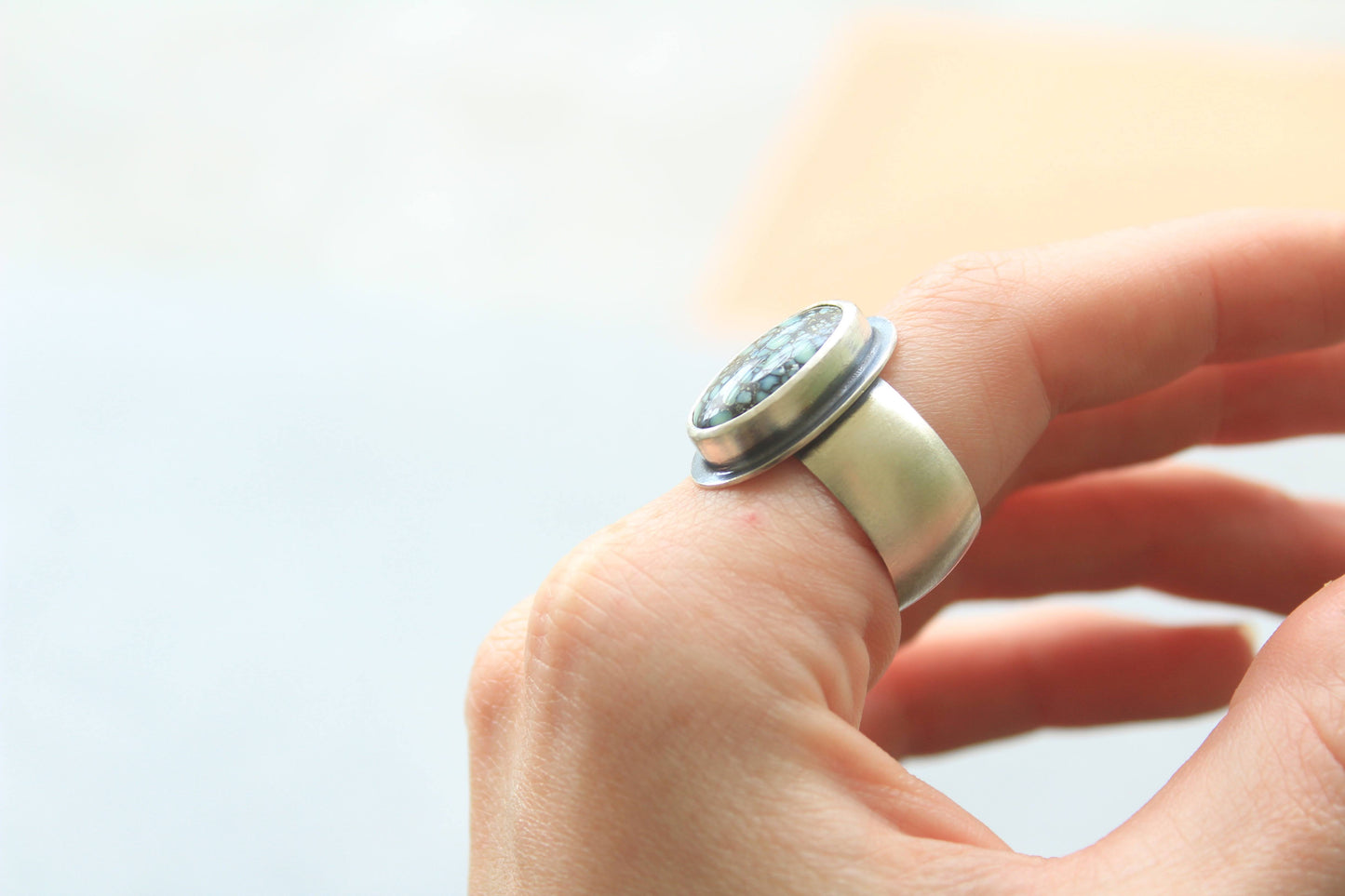 wide band ring