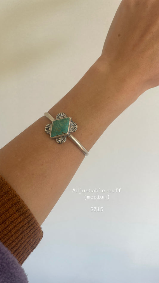 Four corners cuff